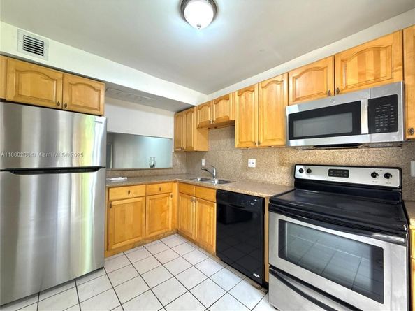 4094 Sierra Ter 4094, Sunrise FL 33351