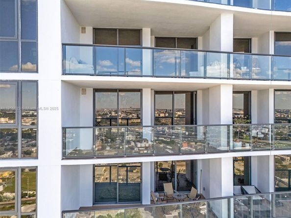 1600 NE 1st Ave 3315, Miami FL 33132