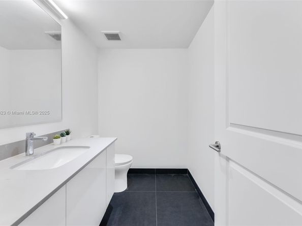 1600 NE 1st Ave 3315, Miami FL 33132