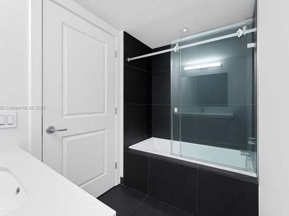 1600 NE 1st Ave 3315, Miami FL 33132