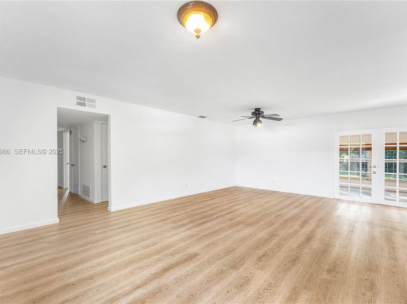 475 NW 46th Ter, Plantation FL 33317