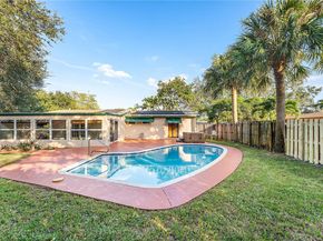 475 NW 46th Ter, Plantation FL 33317