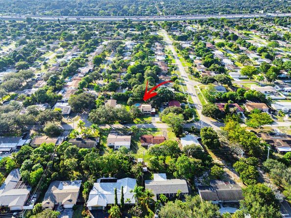 475 NW 46th Ter, Plantation FL 33317