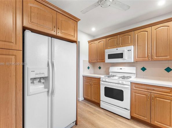 475 NW 46th Ter, Plantation FL 33317