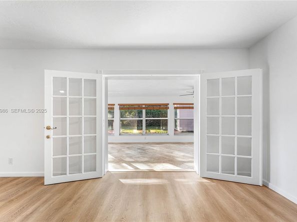 475 NW 46th Ter, Plantation FL 33317