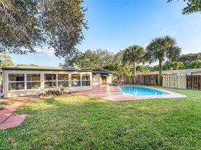 475 NW 46th Ter, Plantation FL 33317