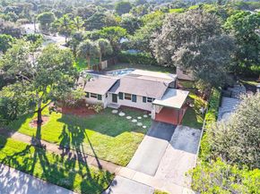 475 NW 46th Ter, Plantation FL 33317