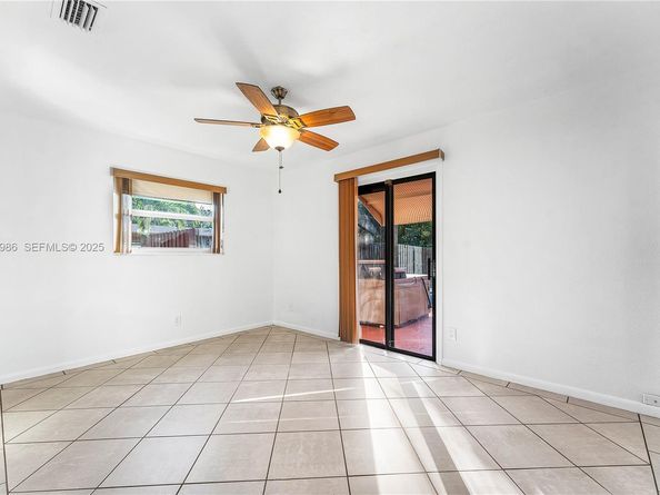 475 NW 46th Ter, Plantation FL 33317