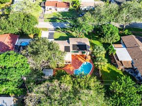 475 NW 46th Ter, Plantation FL 33317