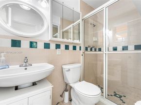 475 NW 46th Ter, Plantation FL 33317