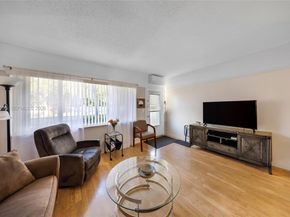 900 SW 10th Ter 8S, Hallandale Beach FL 33009