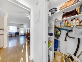 900 SW 10th Ter 8S, Hallandale Beach FL 33009