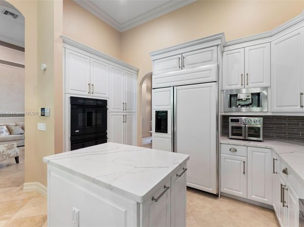 10775 Blue Palm St, Plantation FL 33324
