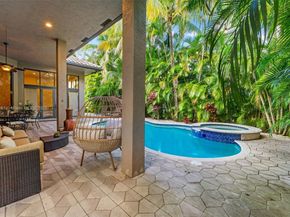 10775 Blue Palm St, Plantation FL 33324