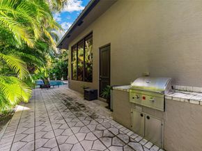 10775 Blue Palm St, Plantation FL 33324