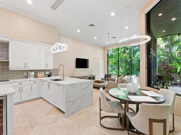 10775 Blue Palm St, Plantation FL 33324