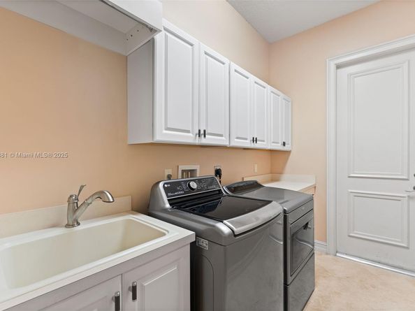 10775 Blue Palm St, Plantation FL 33324