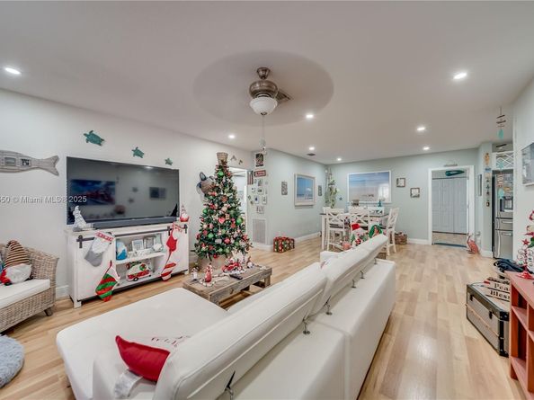 7440 Fillmore St, Hollywood FL 33024