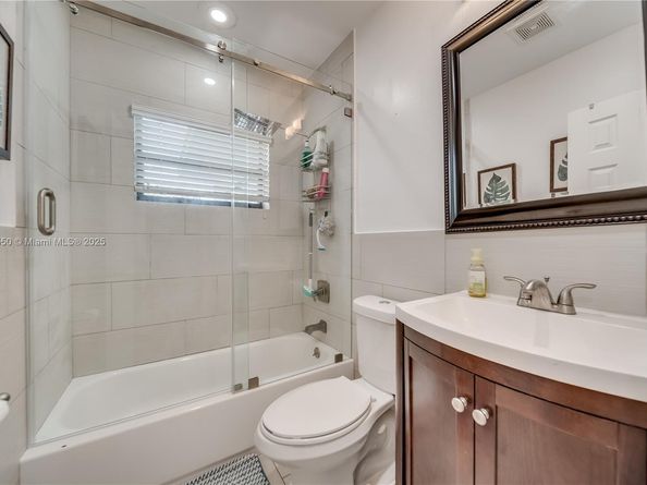 7440 Fillmore St, Hollywood FL 33024