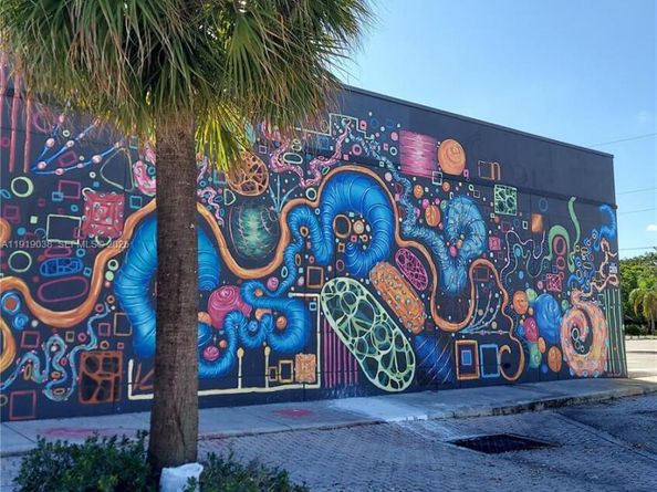 745 NE 36th St, Oakland Park FL 33334