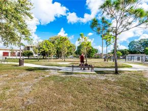 745 NE 36th St, Oakland Park FL 33334