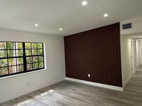 980 NE 146th St, North Miami FL 33161