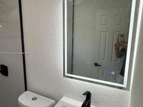 980 NE 146th St, North Miami FL 33161