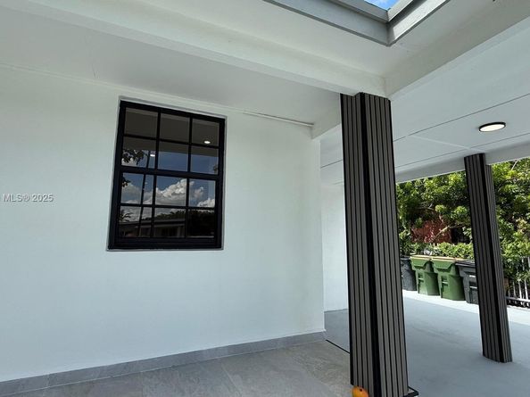 980 NE 146th St, North Miami FL 33161