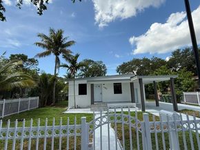 980 NE 146th St, North Miami FL 33161