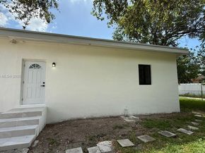 980 NE 146th St, North Miami FL 33161