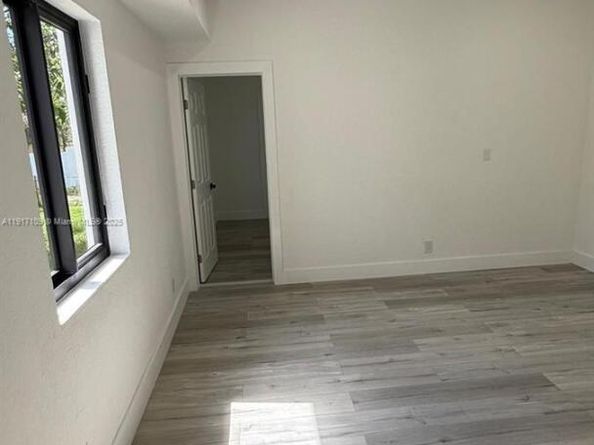 980 NE 146th St, North Miami FL 33161