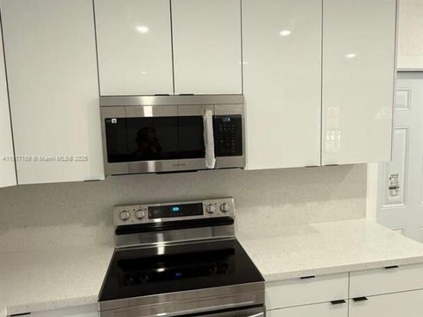 980 NE 146th St, North Miami FL 33161