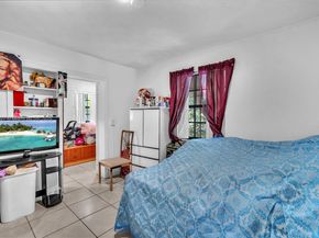 460 NE 132nd St, North Miami FL 33161