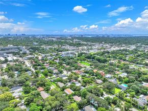 460 NE 132nd St, North Miami FL 33161