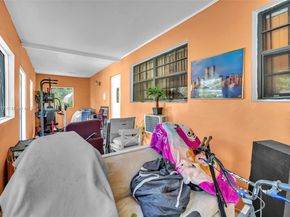 460 NE 132nd St, North Miami FL 33161