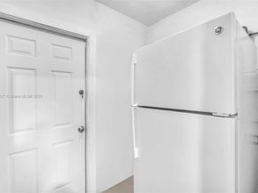 460 NE 132nd St, North Miami FL 33161