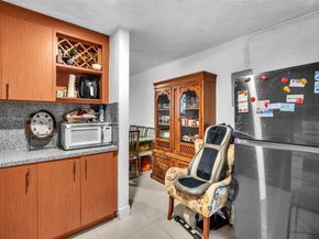 460 NE 132nd St, North Miami FL 33161