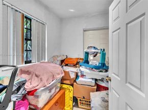 460 NE 132nd St, North Miami FL 33161