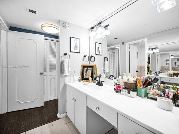9341 E Bay Harbor Dr 3D, Bay Harbor Islands FL 33154