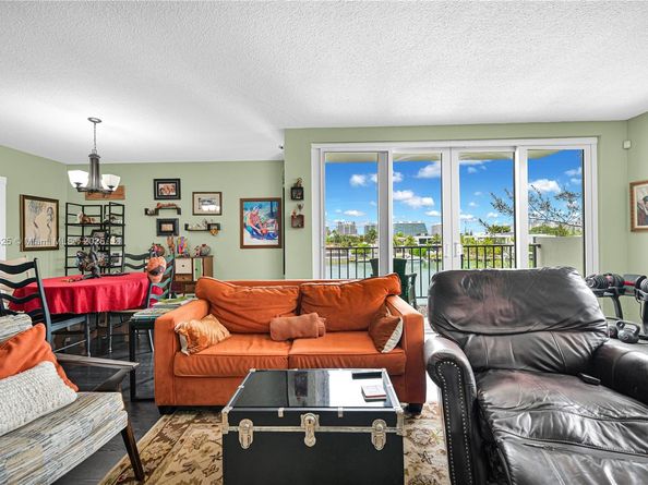 9341 E Bay Harbor Dr 3D, Bay Harbor Islands FL 33154
