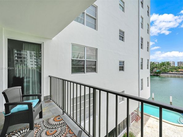 9341 E Bay Harbor Dr 3D, Bay Harbor Islands FL 33154