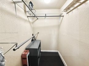 947 NE 149th St, Miami FL 33161