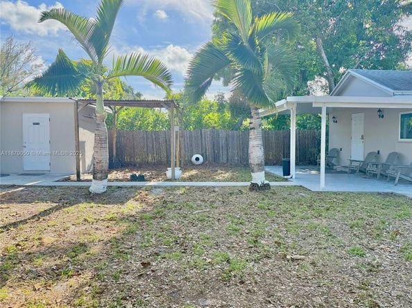 947 NE 149th St, Miami FL 33161