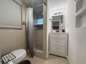 947 NE 149th St, Miami FL 33161