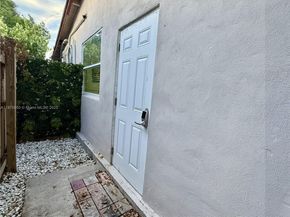 947 NE 149th St, Miami FL 33161