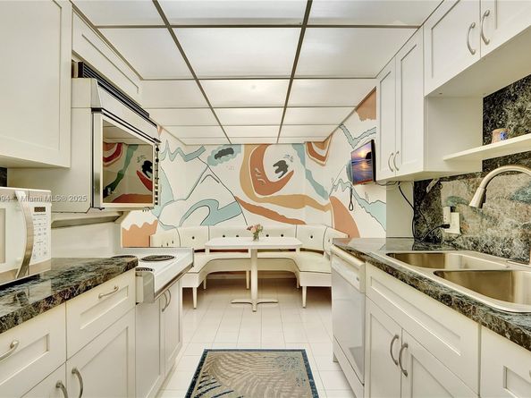 4330 Hillcrest Dr 807, Hollywood FL 33021