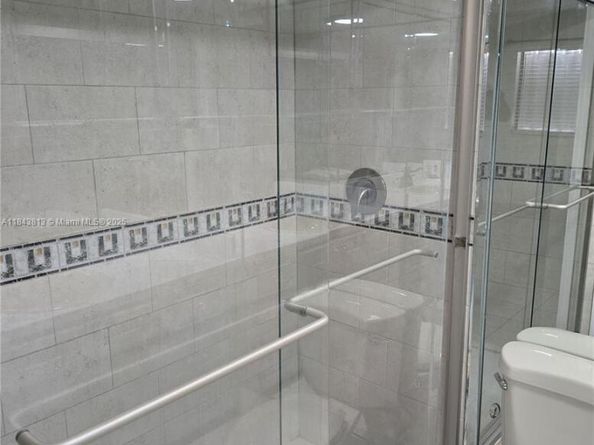 2775 W 61st St 203, Hialeah FL 33016