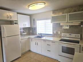 2775 W 61st St 203, Hialeah FL 33016