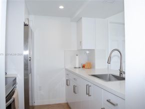 6995 NW 186th St E509, Hialeah FL 33015