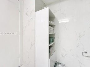 92 SW 3 st 5108, Miami FL 33130